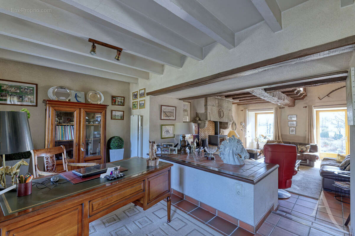 Maison à MONTAIGU