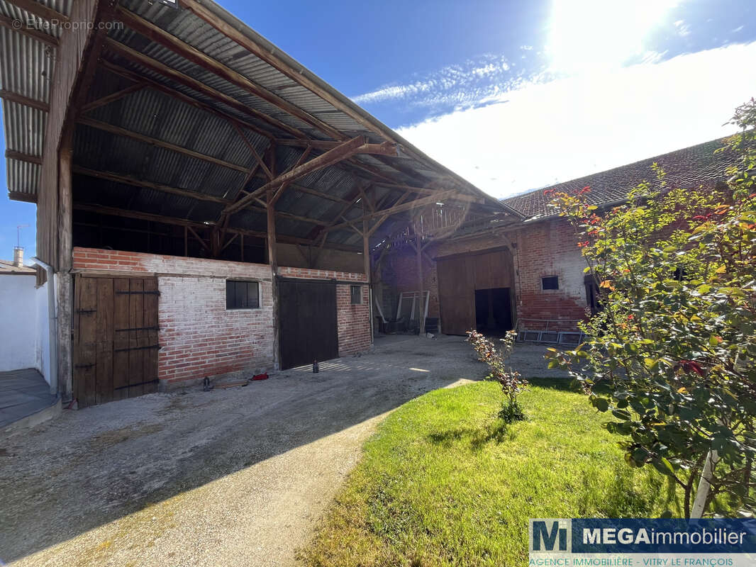 Maison à MERLAUT