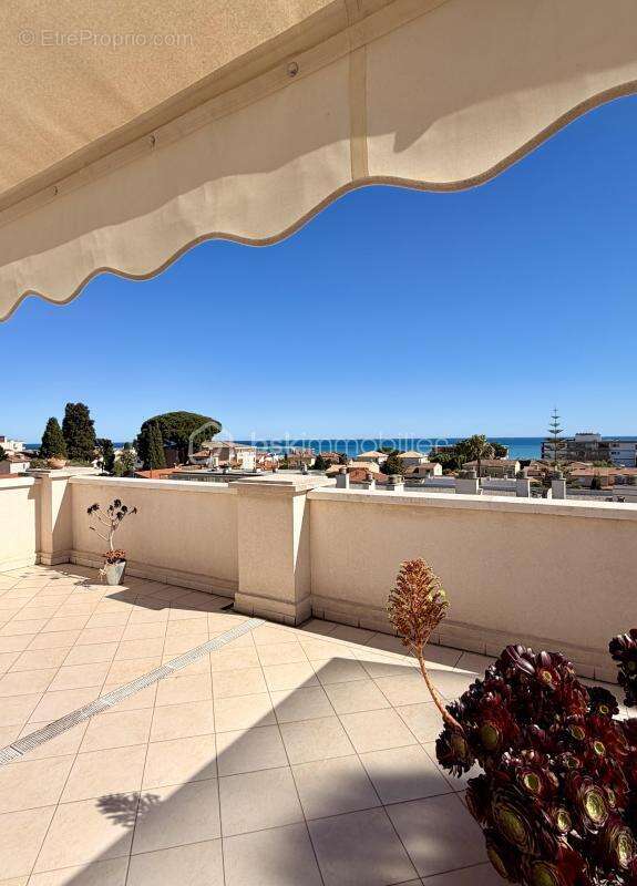Appartement à SAINT-LAURENT-DU-VAR