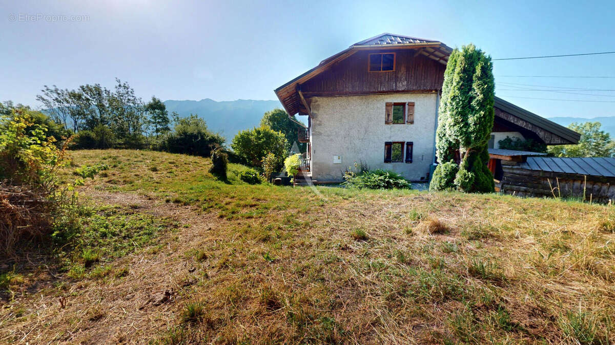 Montailleur a vendre maison de caractère à rénover - photo 2