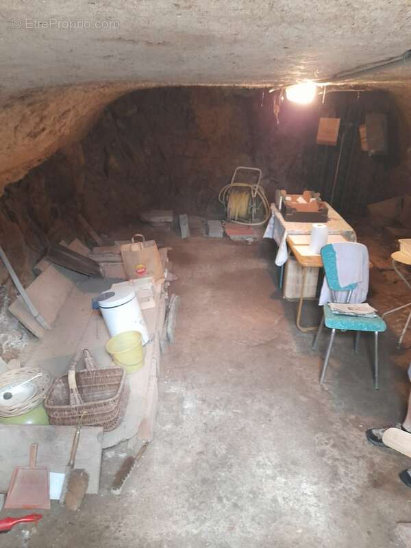 Maison à Cussy en Morvan  de 136 m2 - 8 pièces - diverses dépendances - terrain 1182 m2 - photo 16