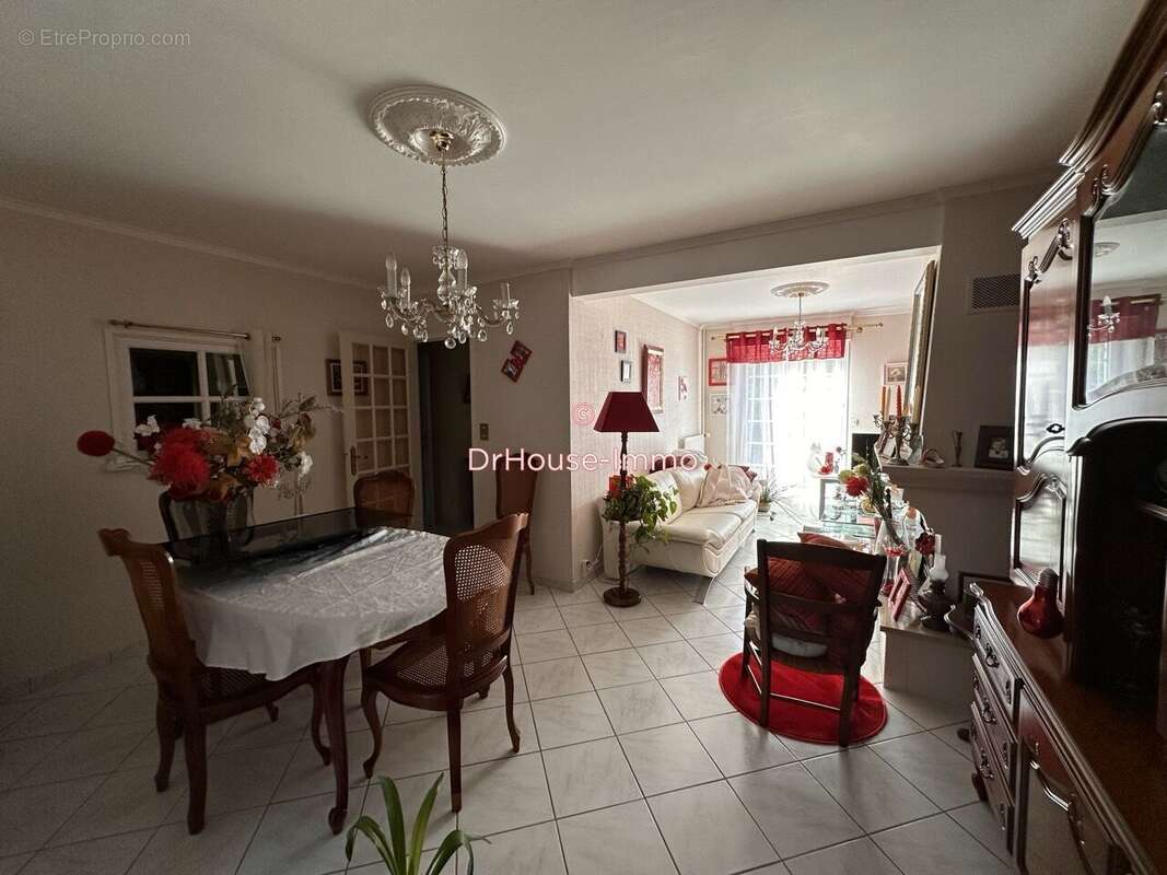 Maison à FLEURY-SUR-ORNE