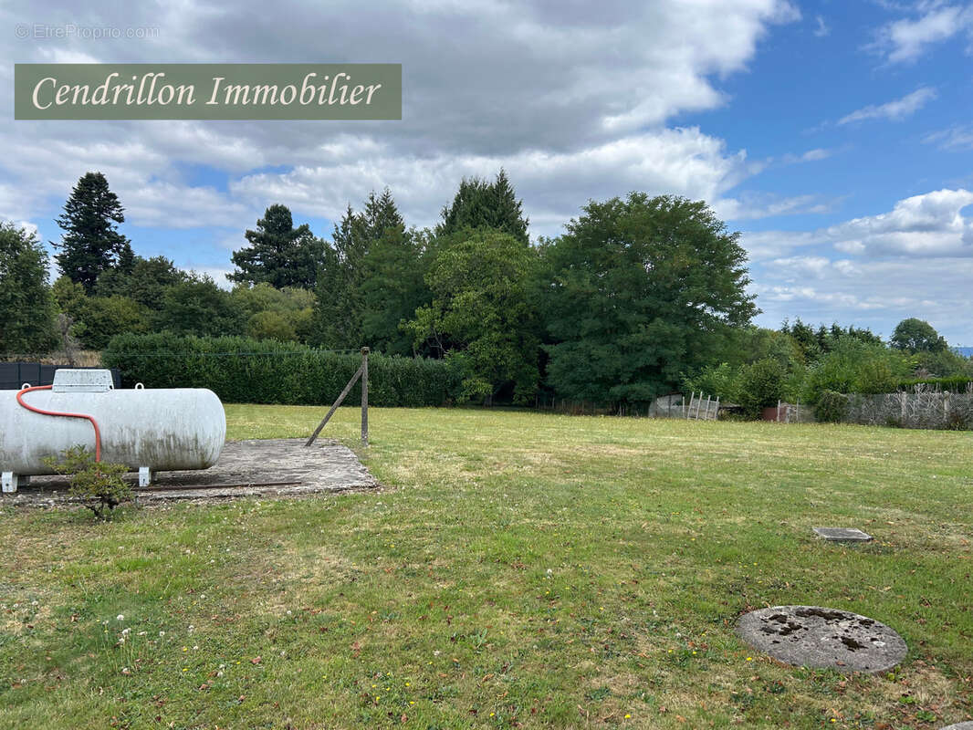 Maison à MONTBOUCHER