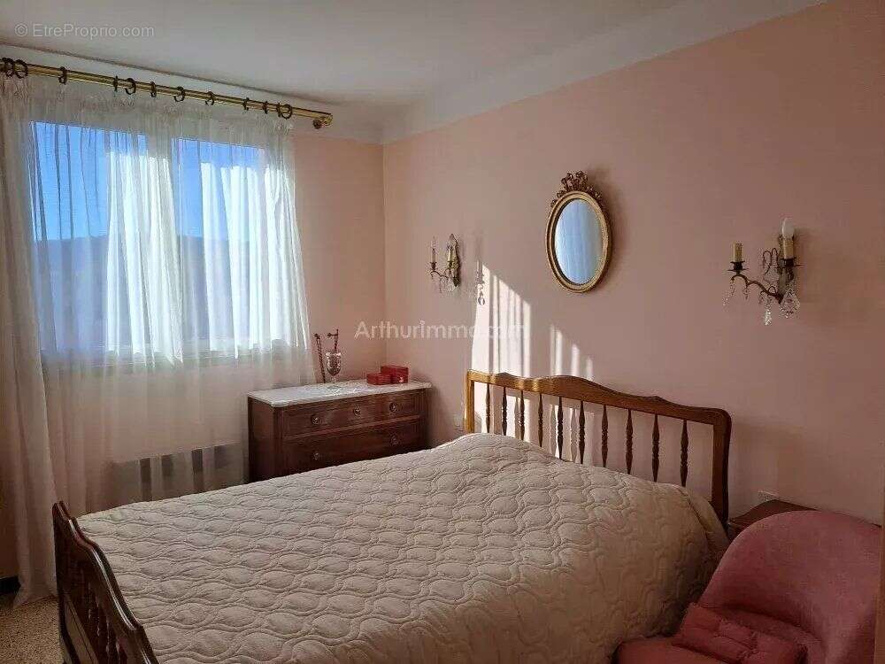 Appartement à SALERNES