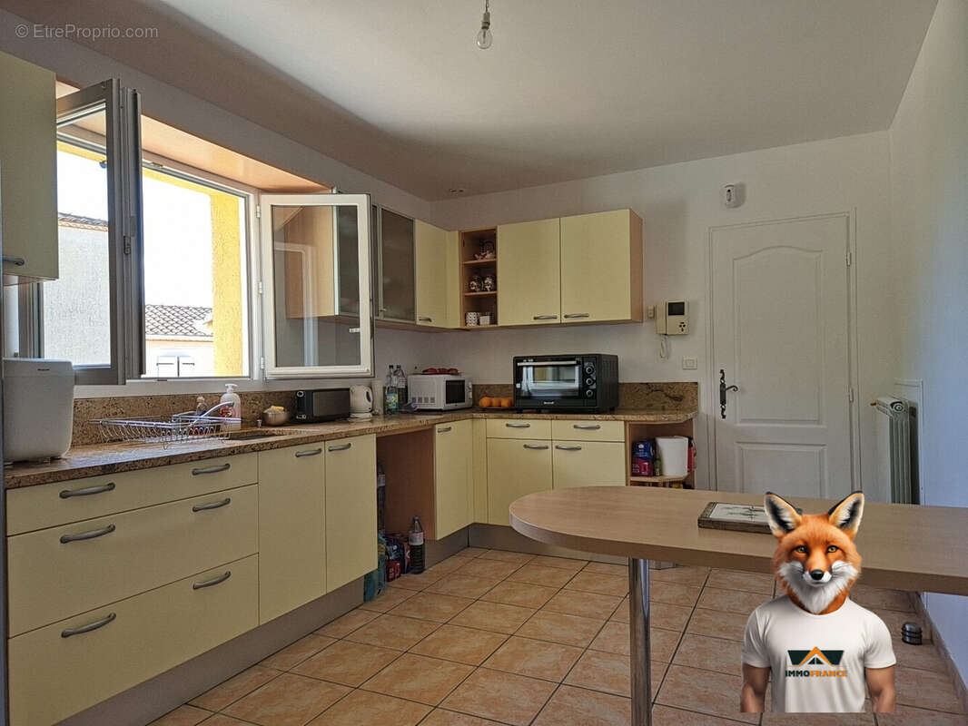 Maison à SAINT-HILAIRE-DE-BRETHMAS