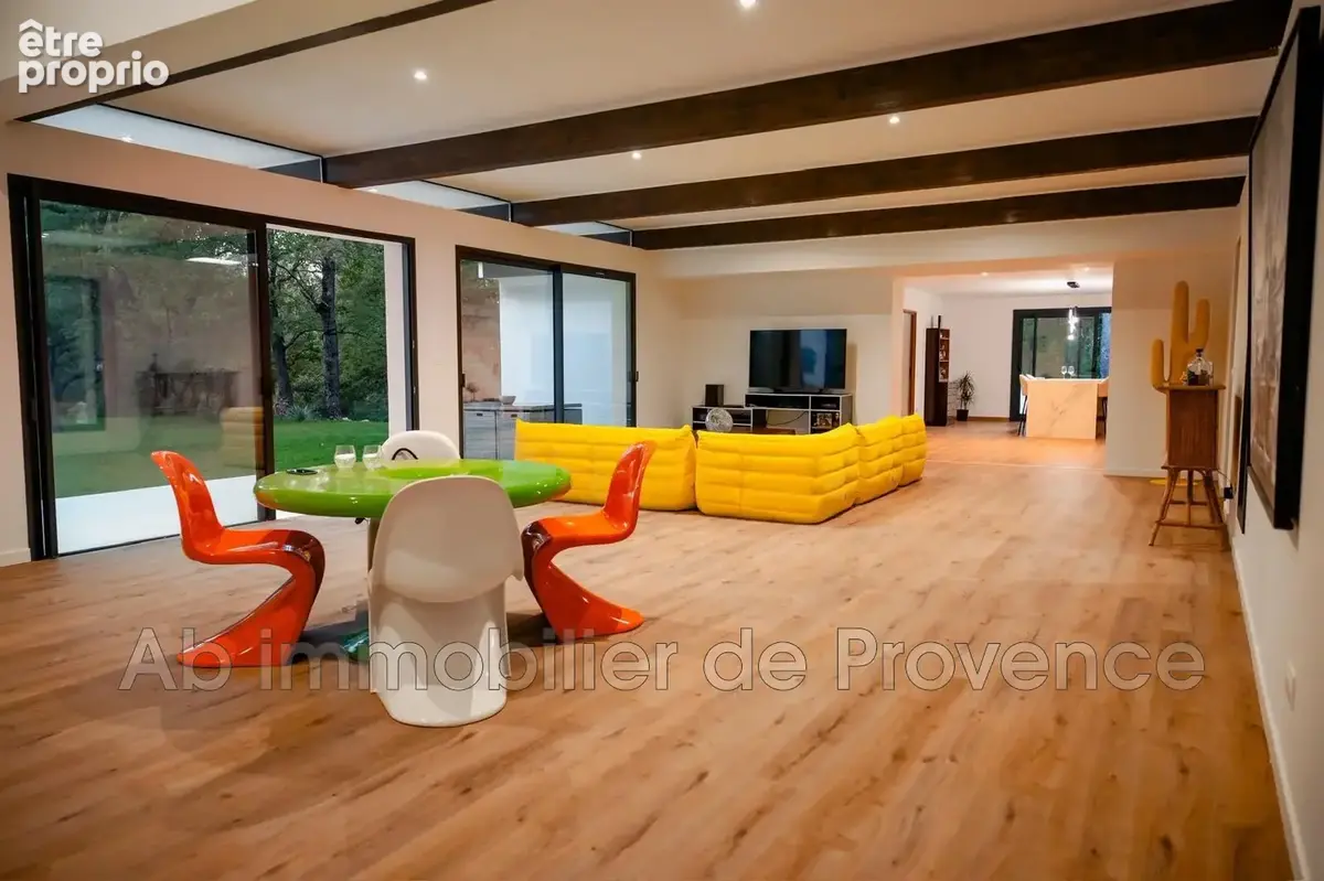 Maison 7 pièces 220 m² à vendre à Le Puy-Sainte-Reparade (13610) - photo 3