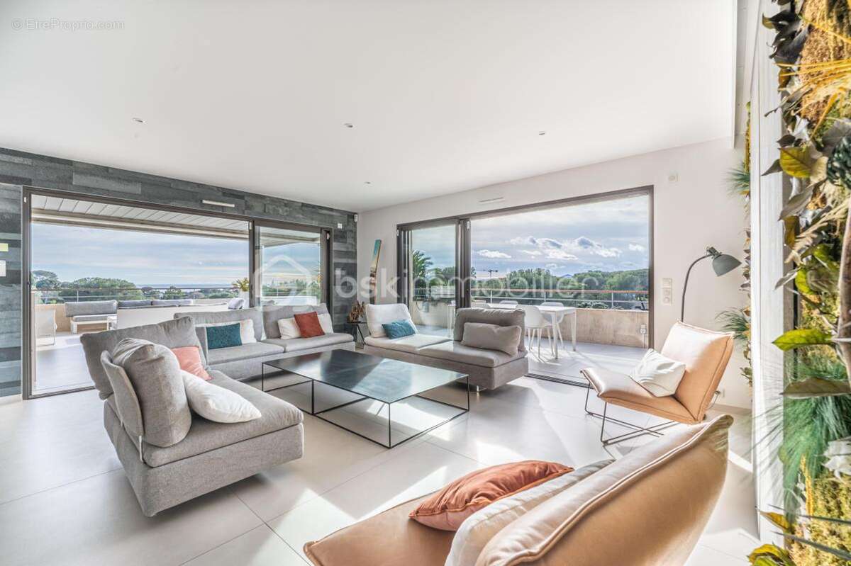 Magnifique T4 type Villa sur le toit / Vue mer / Terrasse + solarium 150 m² - photo 4