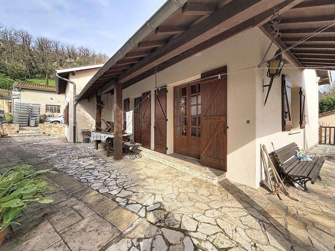Maison à CONDRIEU