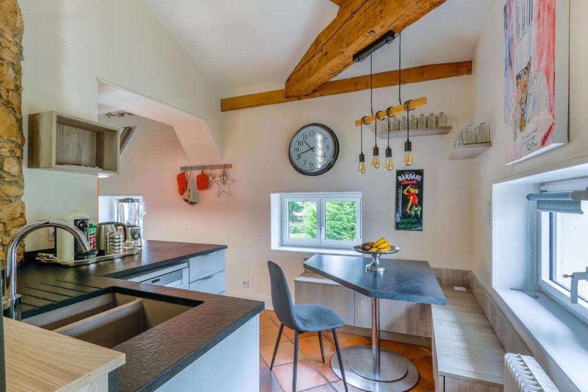Appartement de caractère T4 de 125 m² à Collonges-au-Mont-d'Or - photo 8