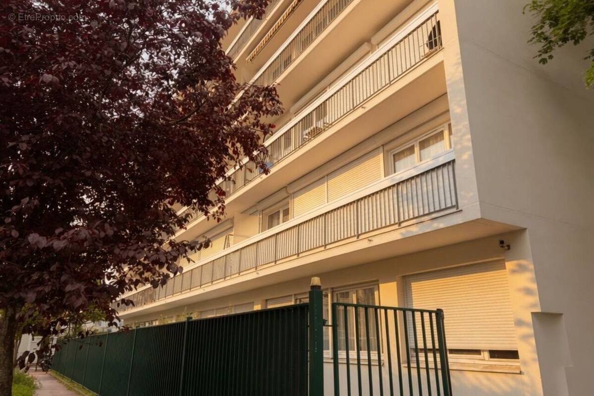Appartement à SAINT-MAUR-DES-FOSSES