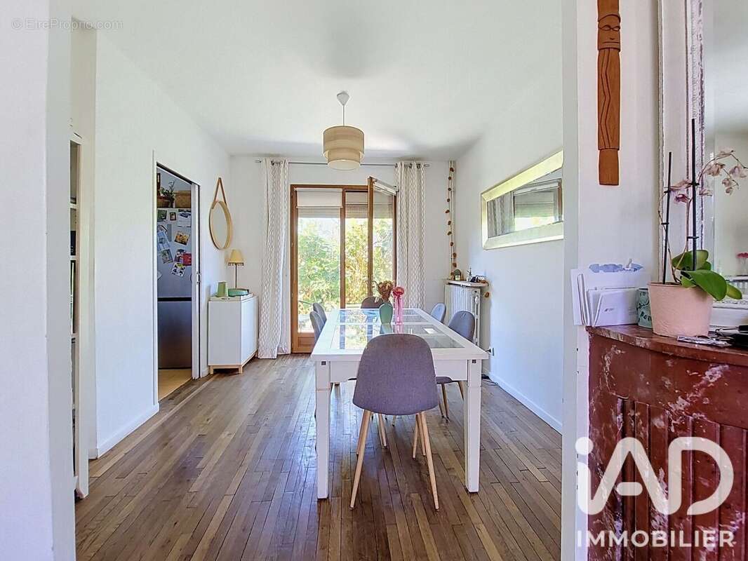 Maison 100 m² à Velizy-Villacoublay  - photo 6