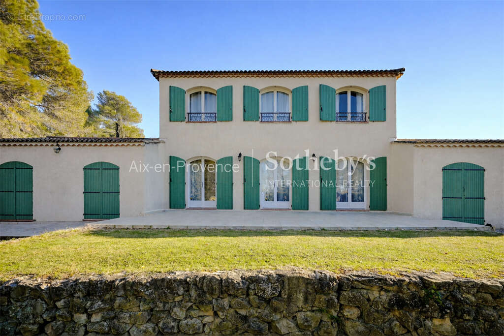 Maison à EGUILLES