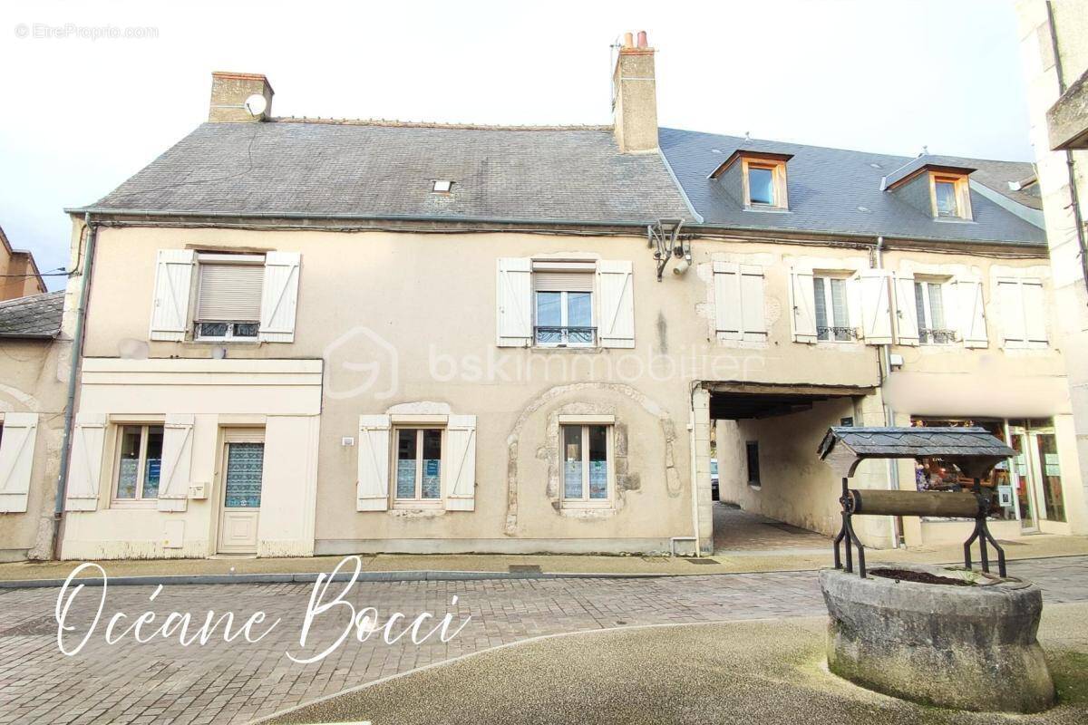 Maison à MEHUN-SUR-YEVRE