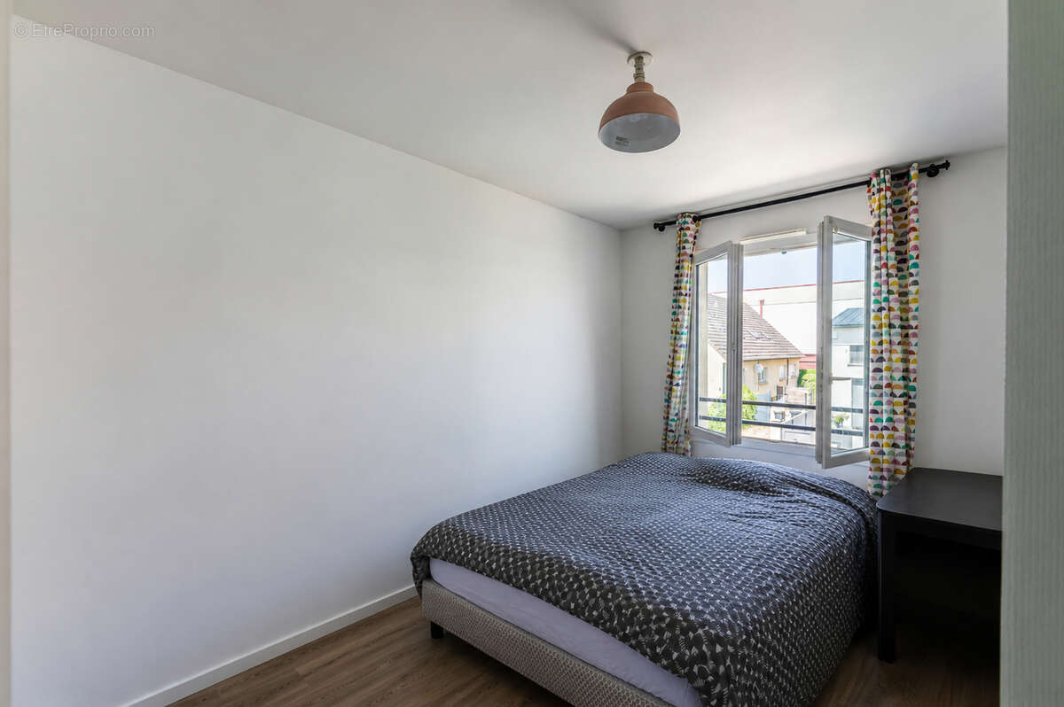 Osny 95520 Maison récente de 2015,de 105M² ,6 piéces ,4 chambres ,garage ,346 M² de terrain - photo 16