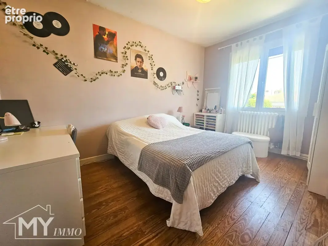 PINEUILH – Maison familiale avec piscine, spa et beaux espaces extérieurs - photo 9