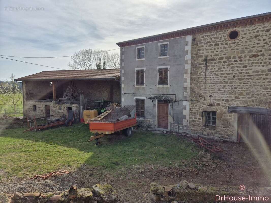 Maison 130 m² à Ceilloux  - photo 17