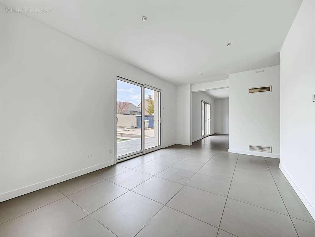Maison de 160 m2 - FENAY/DOMOIS - photo 6