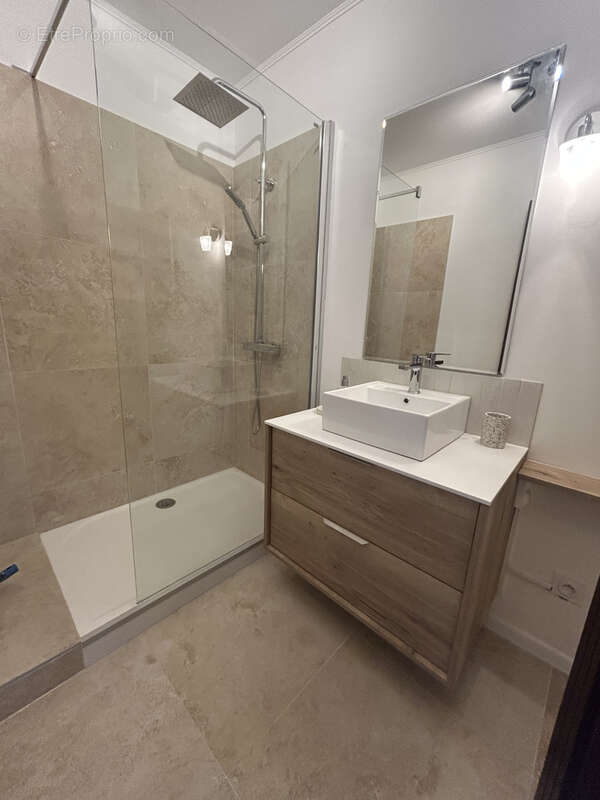 Appartement T2 Rénové dans une Résidence avec Piscine - photo 7