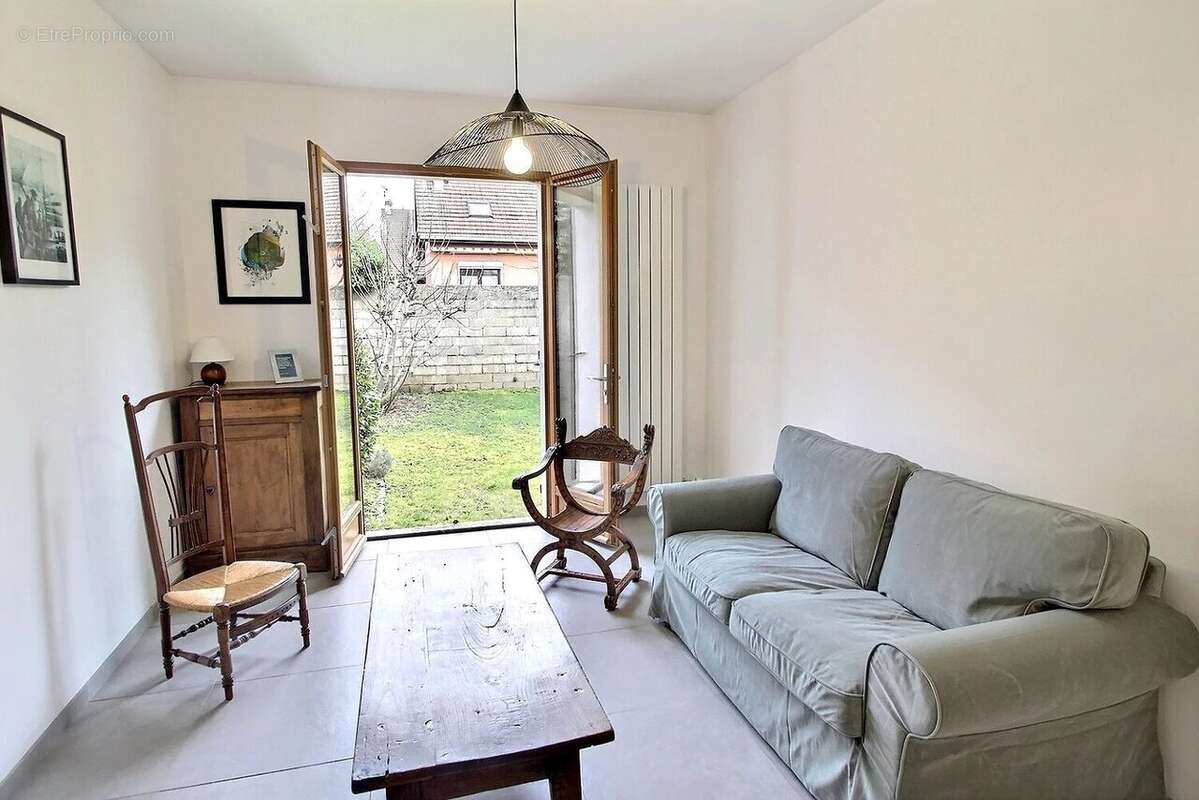 Maison à CHENNEVIERES-SUR-MARNE