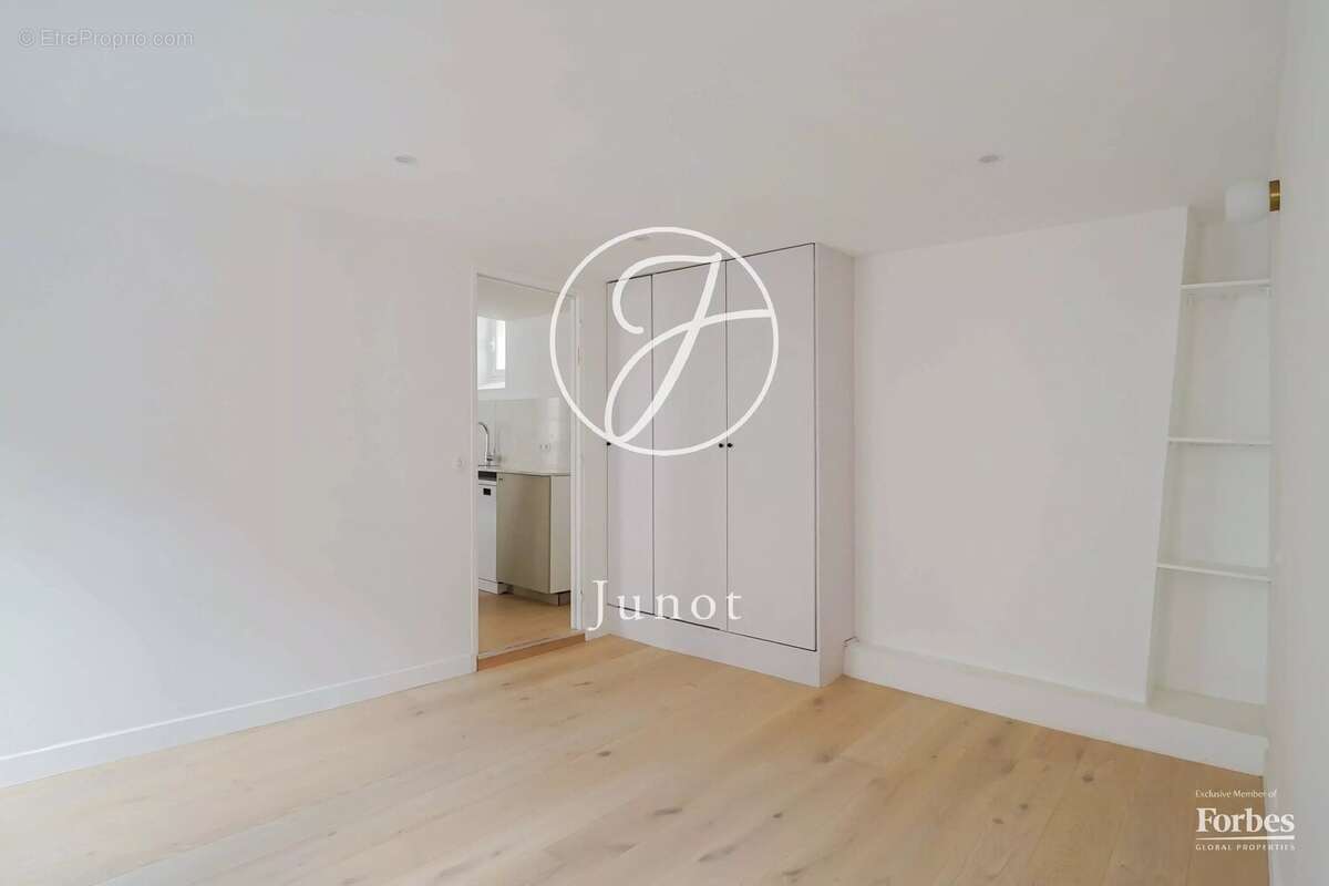 Appartement à PARIS-3E