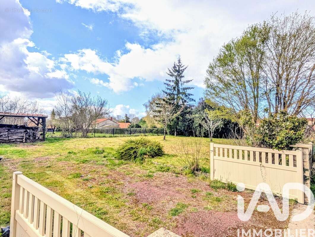 Maison 138 m² à Dienne  - photo 4