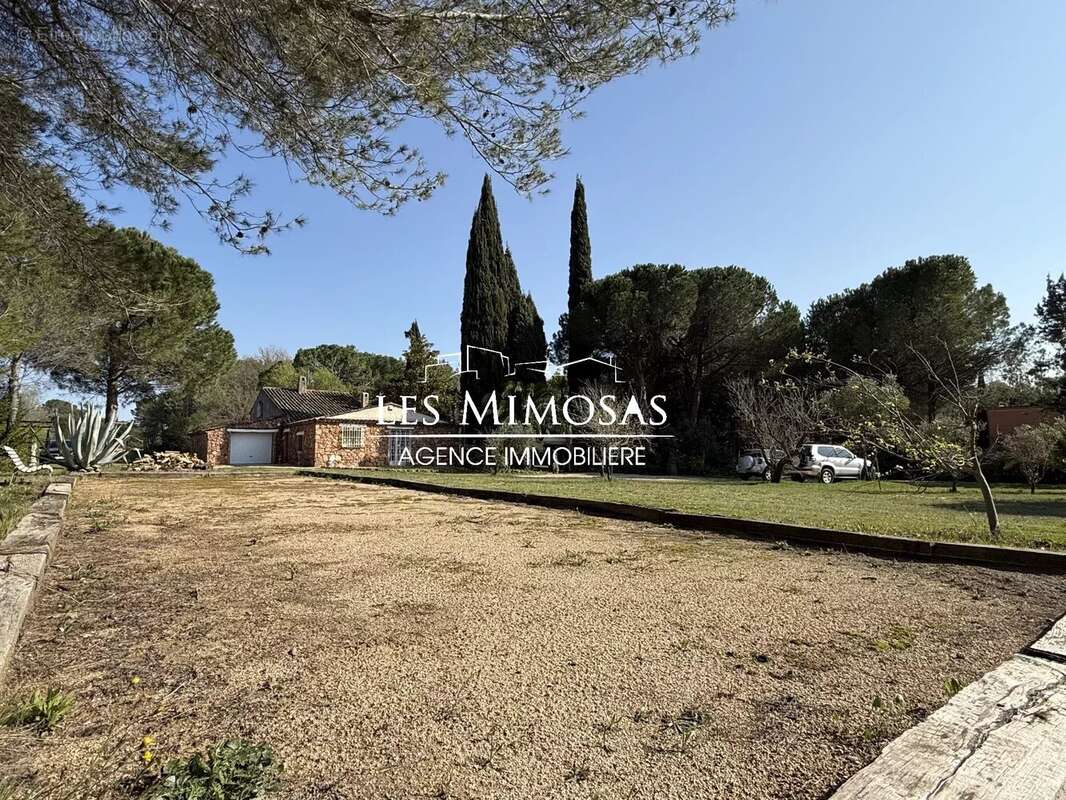 Maison à ROQUEBRUNE-SUR-ARGENS