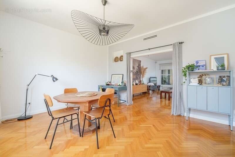 Appartement à MARSEILLE-8E