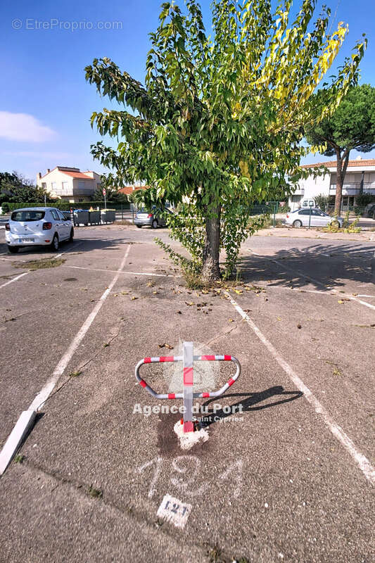 Parking à SAINT-CYPRIEN