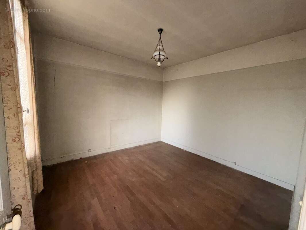 Maison à BRIIS-SOUS-FORGES