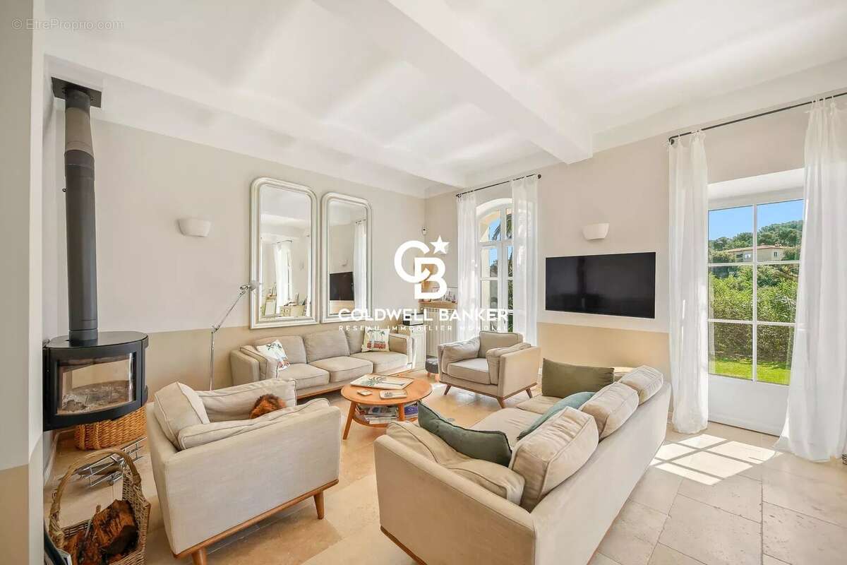 Maison à CARQUEIRANNE