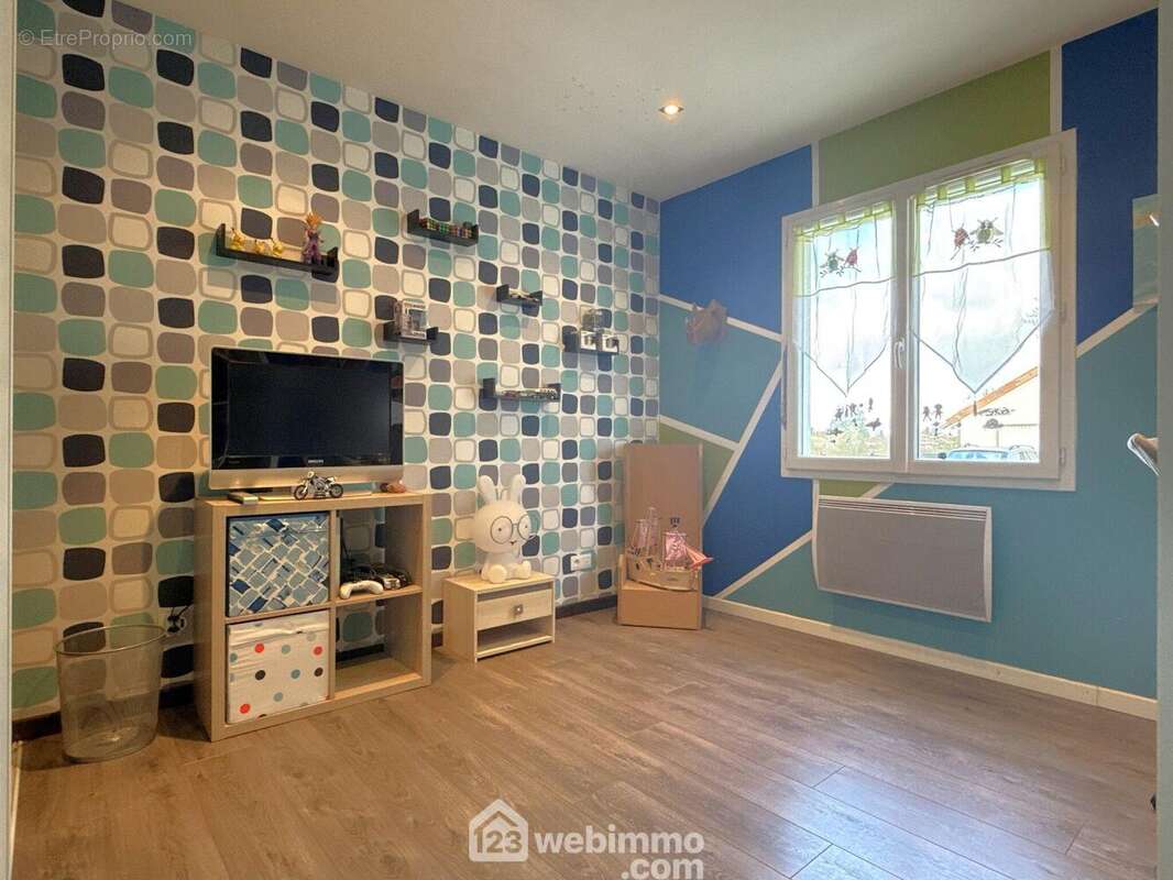 3 chambres, - Maison à AMBERRE