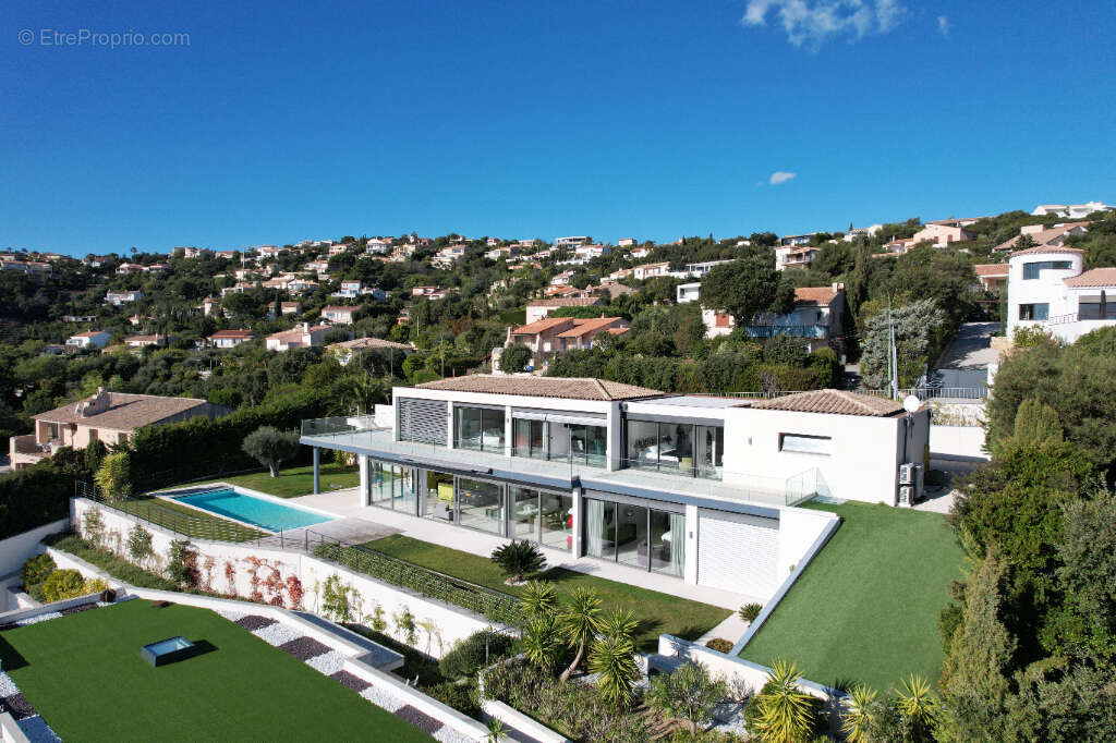 Maison à LES ISSAMBRES