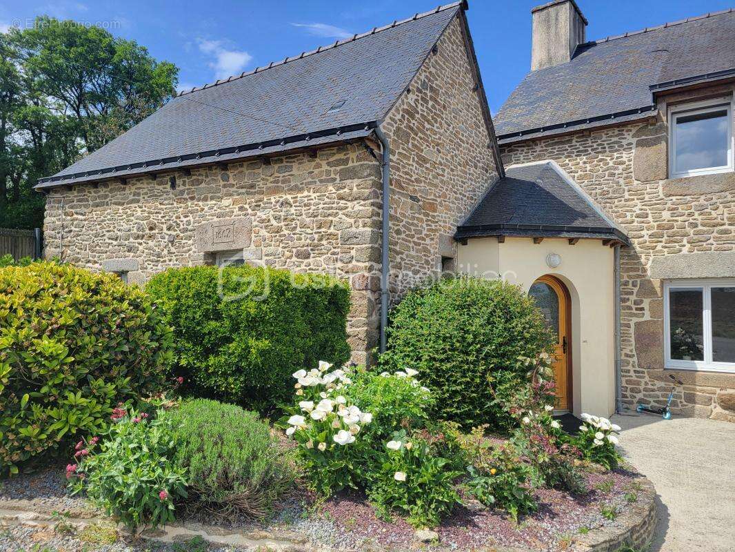 Maison à MENEAC
