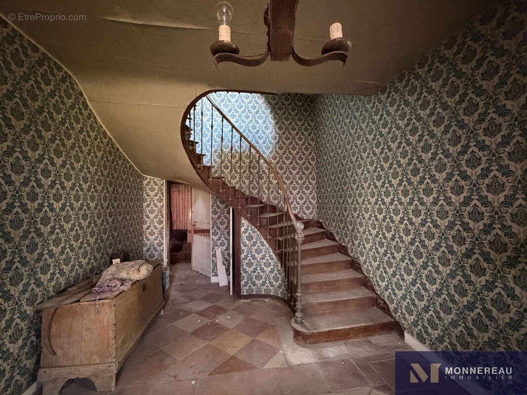 Maison de maitre a rehabiliter - photo 3