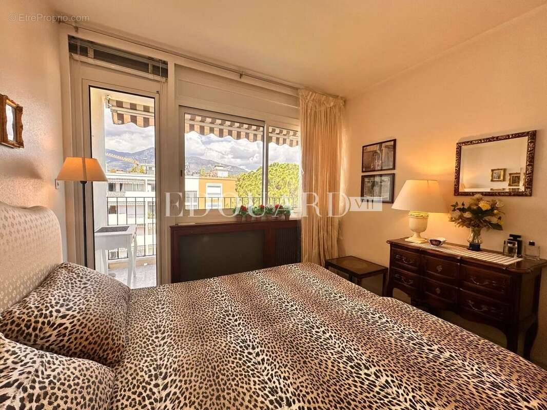 Appartement à ROQUEBRUNE-CAP-MARTIN