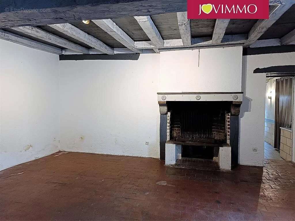 Maison à BESSAIS-LE-FROMENTAL