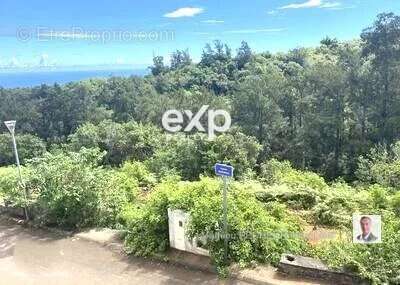 Terrain à LA POSSESSION