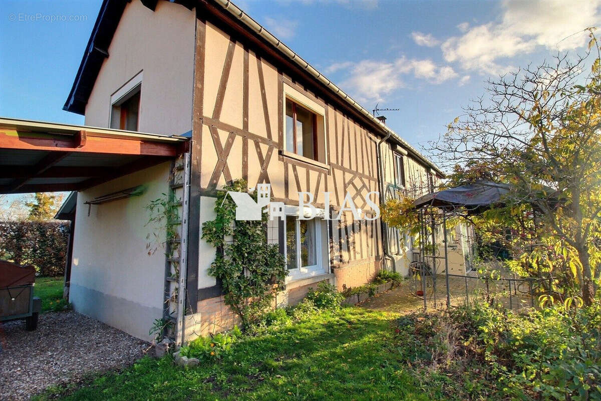 Maison à LA BOUILLE