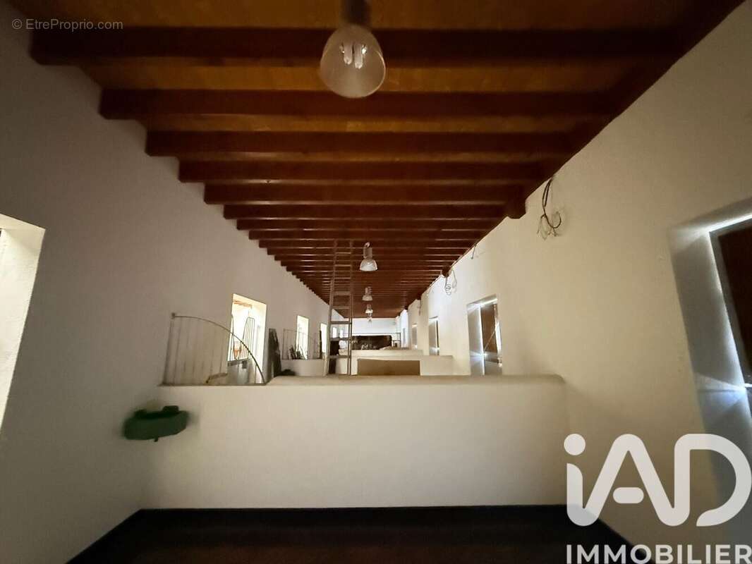 Maison 380 m² à Montpon-Menesterol  - photo 5