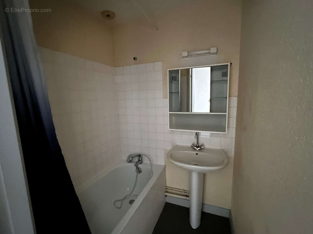 A vendre quartier st pierre proche trams b et c - photo 5