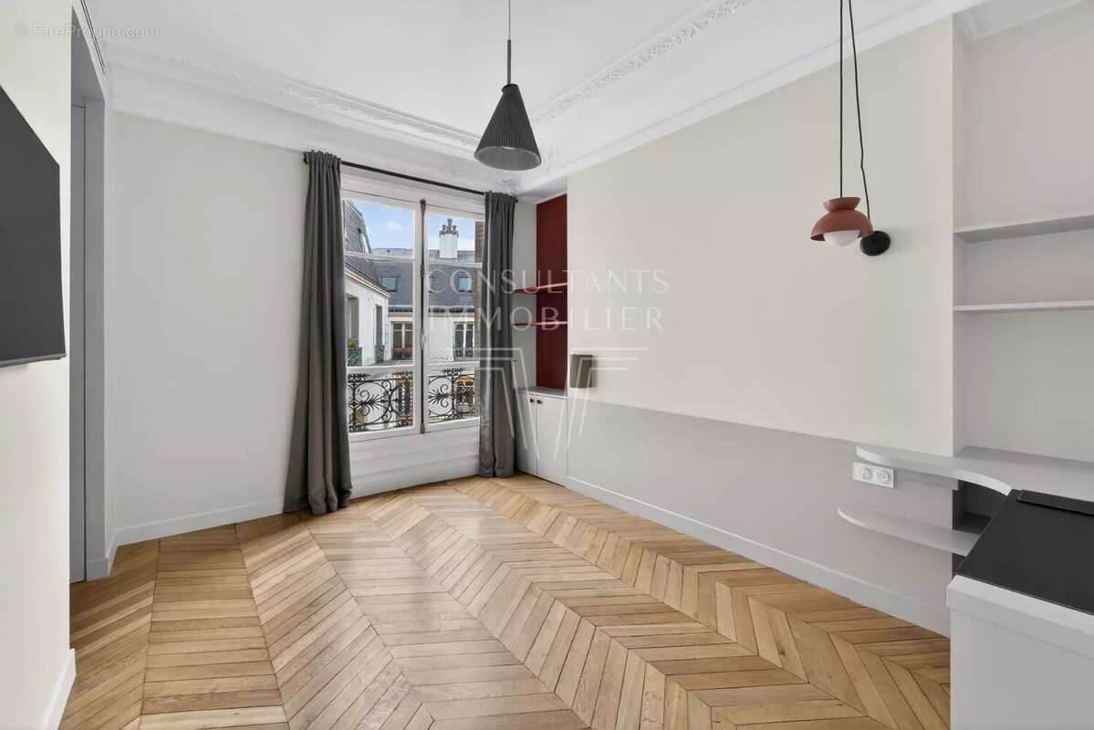 Appartement à PARIS-17E