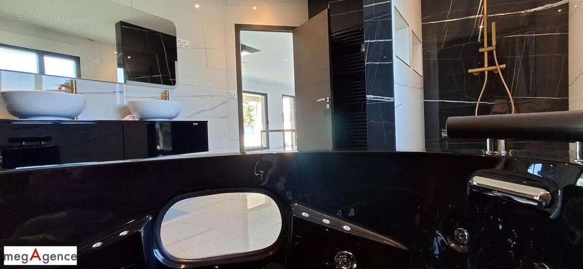 Maison à NOYERS-SUR-CHER