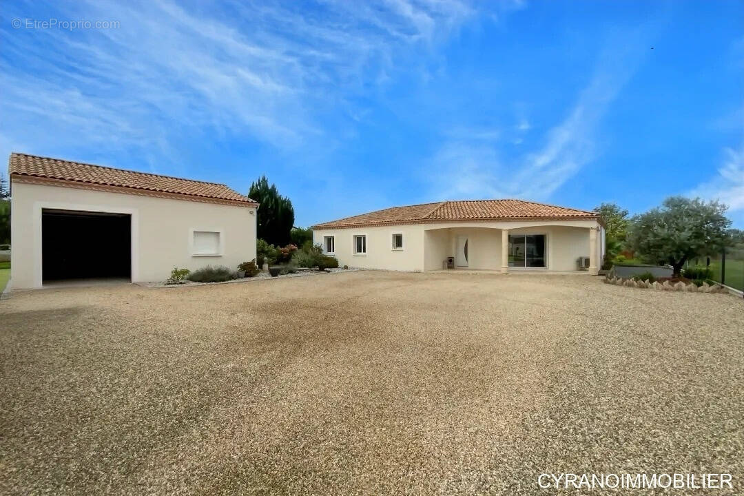 Maison à COURS-DE-PILE