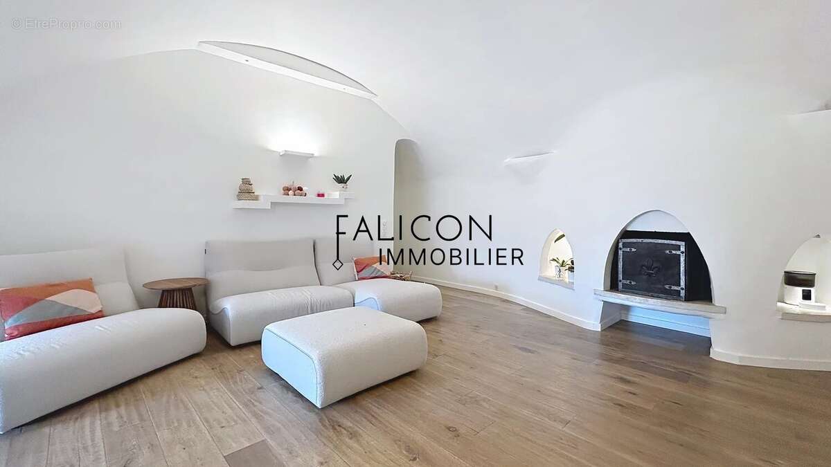 Appartement à FALICON