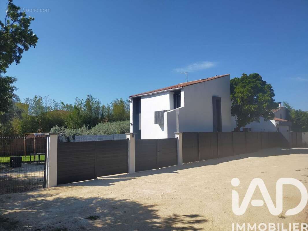 Photo 3 - Terrain à NIMES