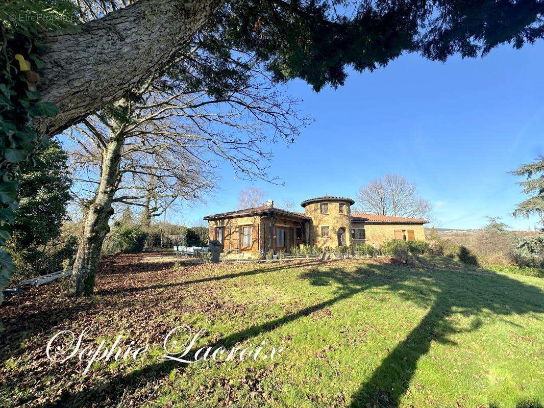 Maison à SALLES-ARBUISSONNAS-EN-BEAUJOLAIS