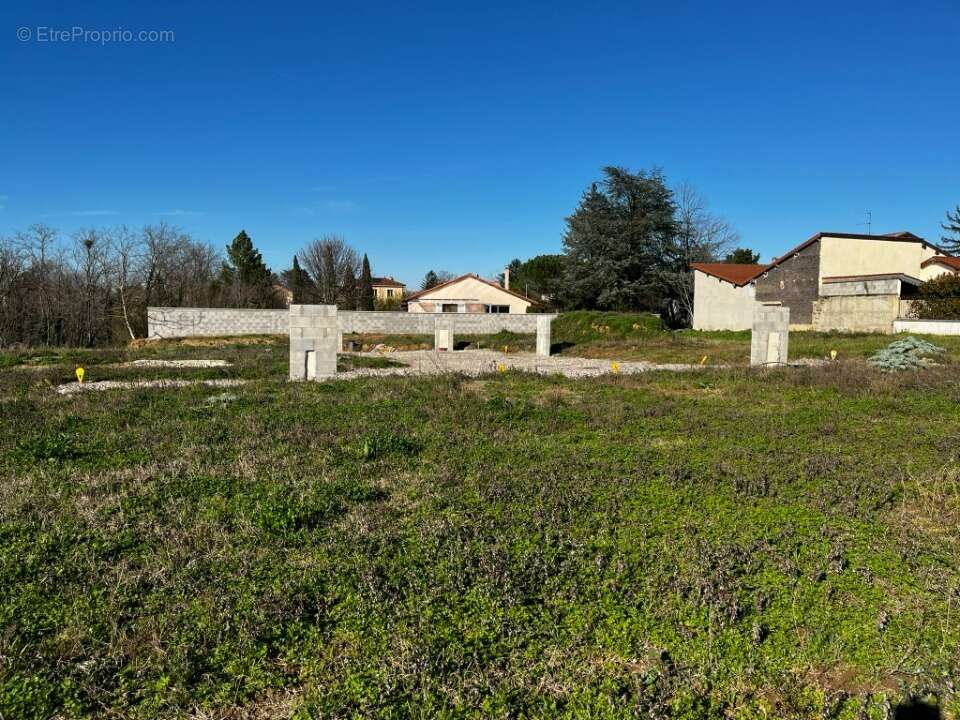 Terrain 558 m² à Solaize  - photo 2