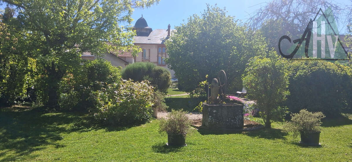 Belle meulière dans le centre ville de Nangis - photo 14