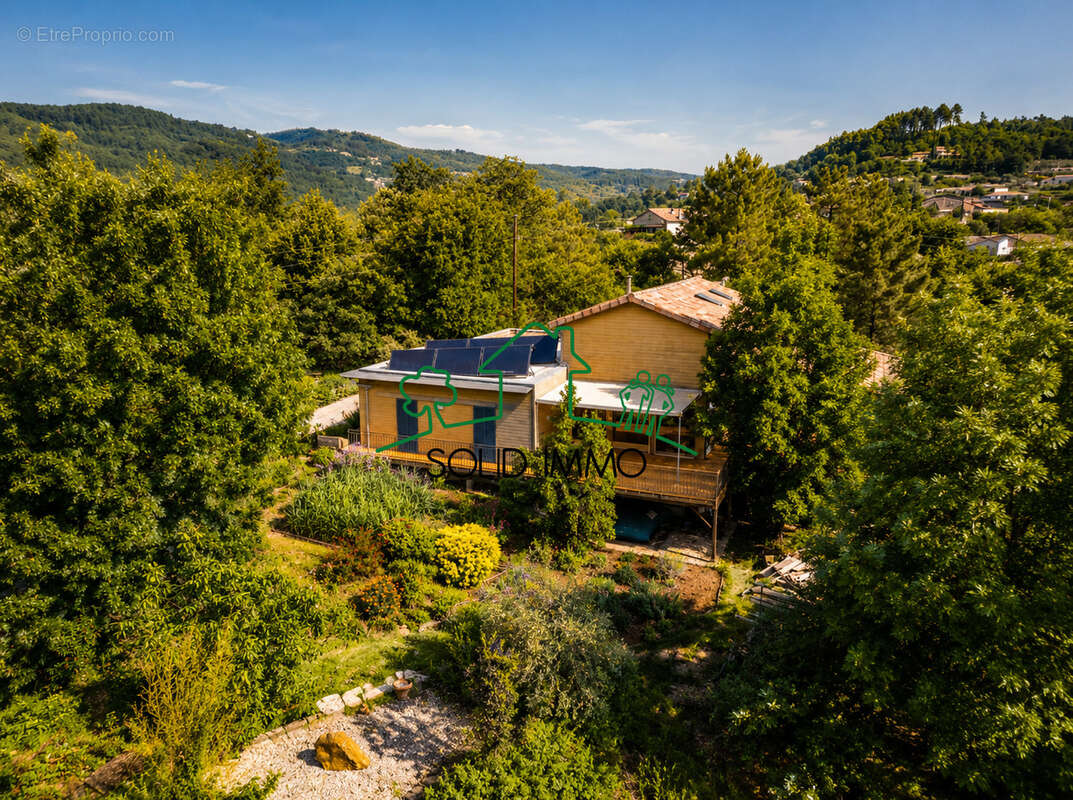 Maison à VINEZAC