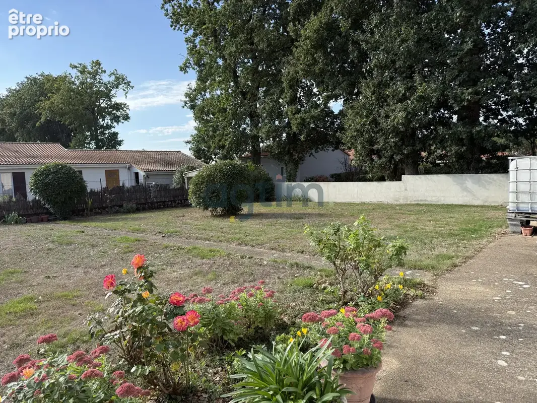 Saint Hilaire de Loulay - 4 chambres - Sous-sol - Jardin - photo 11